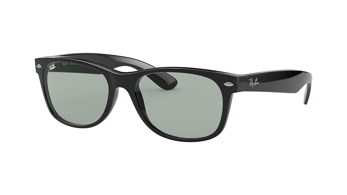 NEW WAYFARER WASHED LENSES Sunglasses in Black and Light Grey