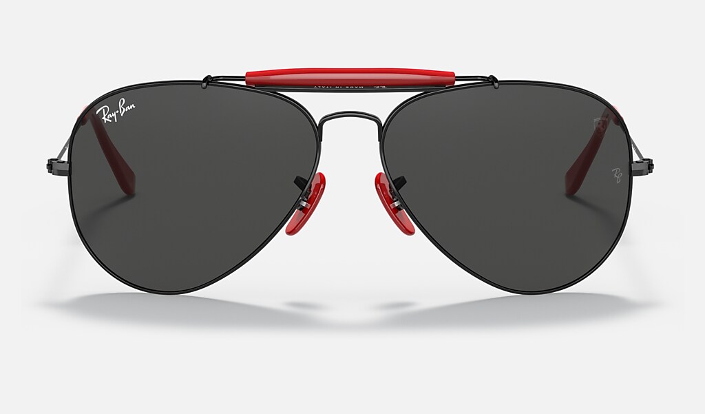 Outdoorsman Scuderia Ferrari Italy Limited Edition Sunglasses in Black and  Dark Grey | Ray-Ban®