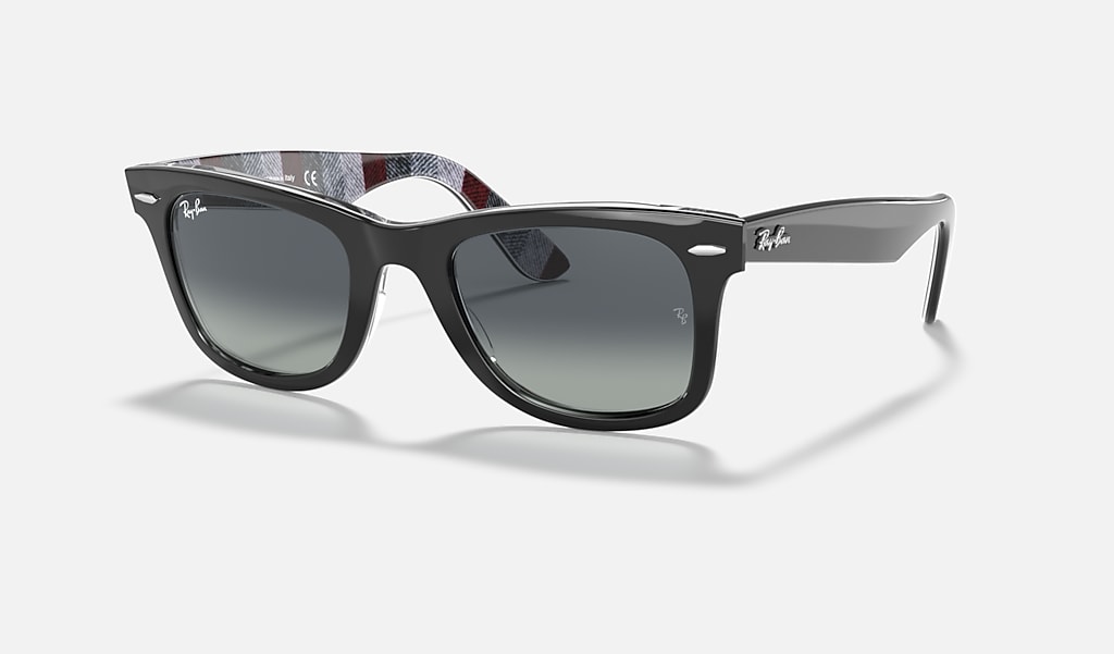 Passief gunstig vooroordeel Original Wayfarer Color Mix Sunglasses in Black and Light Grey | Ray-Ban®
