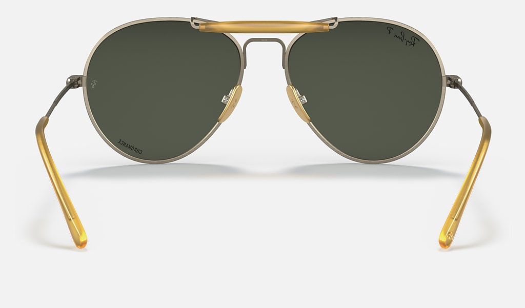 Stoffelijk overschot het formulier oriëntatie Rb8063 Titanium Sunglasses in Antique Gold and Dark Green | Ray-Ban®
