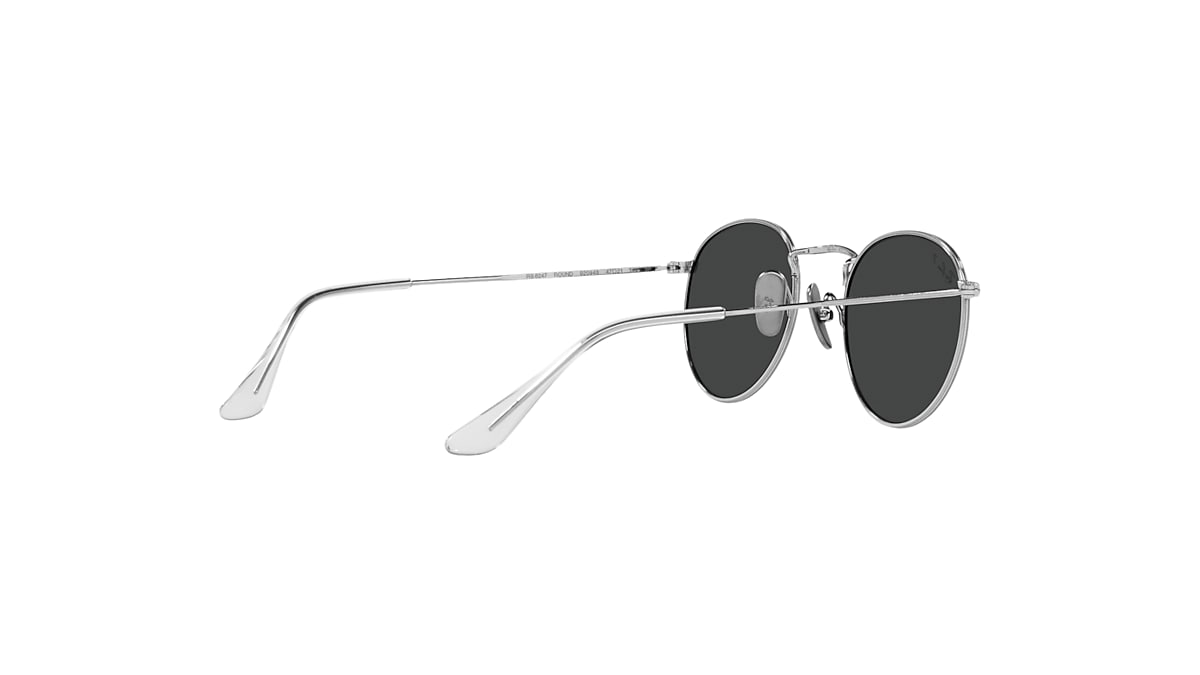 ROUND TITANIUM Sunglasses in Silver and Black - Ray-Ban
