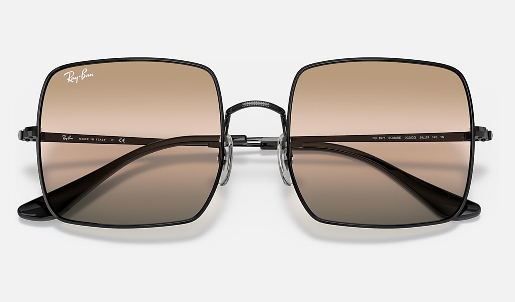 development of Loosely Way Square 1971 Bi-gradient Sunglasses in Black and Pink/Brown | Ray-Ban®