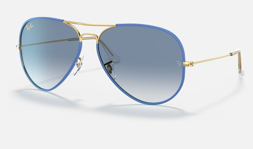Matron tegenkomen evolutie Aviator Full Color Legend Sunglasses in Light Blue and Light Blue | Ray-Ban®