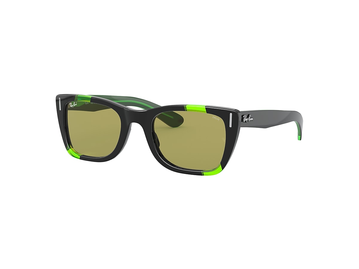 CARIBBEAN GREEN FLUO Sunglasses in Black and Green Photochromic 