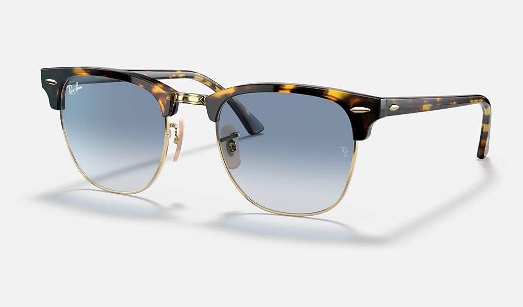 chef Bank Frank Clubmaster Fleck Sunglasses in Yellow Havana and Light Blue | Ray-Ban®