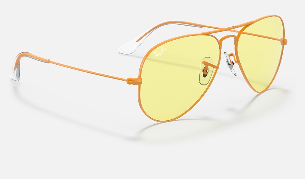 Orange Sunglasses in Yellow/Red Photochromic and Aviator Solid Evolve | Ray- Ban®