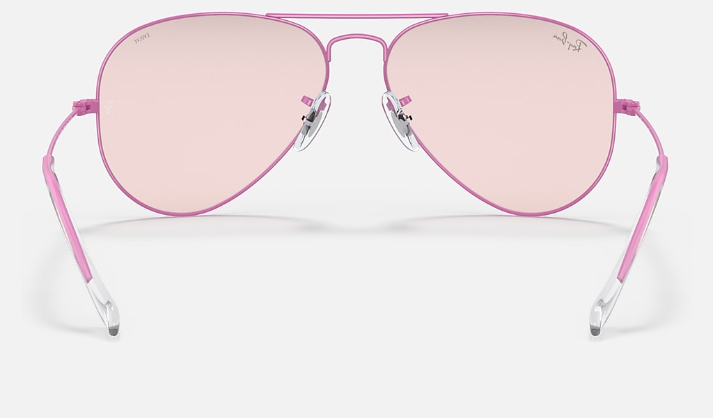 Aviator Solid Evolve Sunglasses in Violet and Pink Photochromic | Ray-Ban®