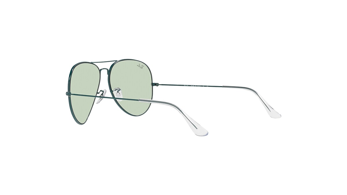 レイバン公式ストア】 Ray-Ban® AVIATOR SOLID EVOLVE サングラス