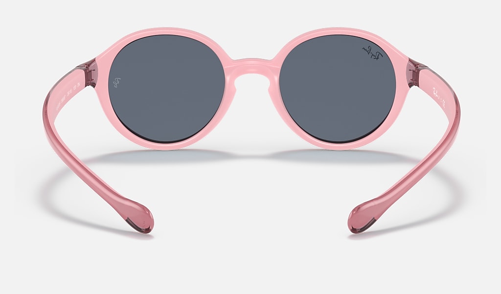Rb9075s Kids in Fuxia On Pink and Grey | Ray-Ban®