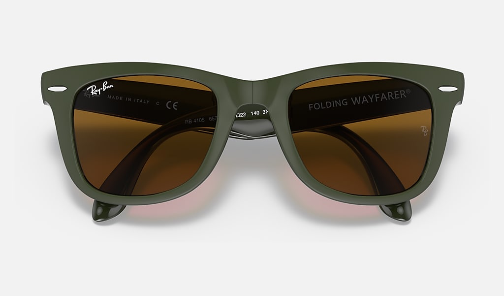 Wayfarer Folding Classic Sunglasses in Military Green and Brown | Ray-Ban®