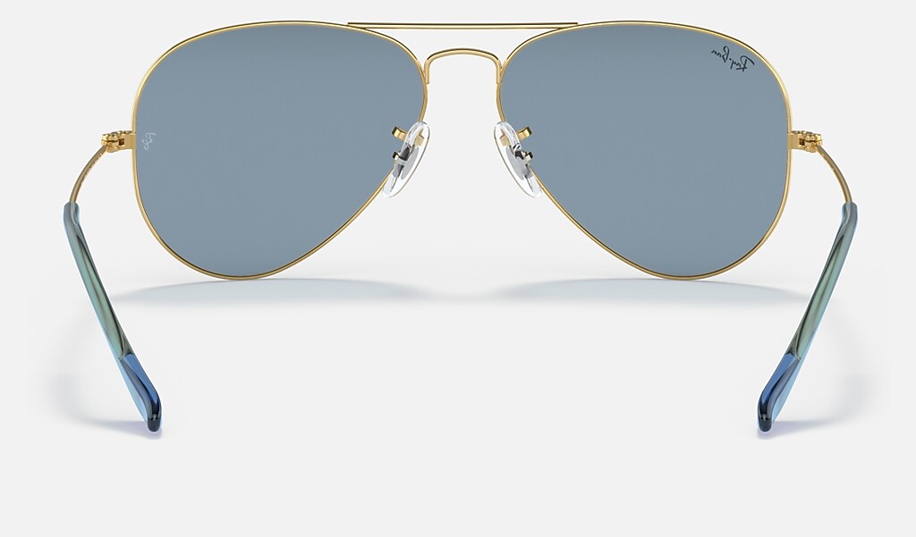 Aviator True Blue Sunglasses in Gold and Blue | Ray-Ban®
