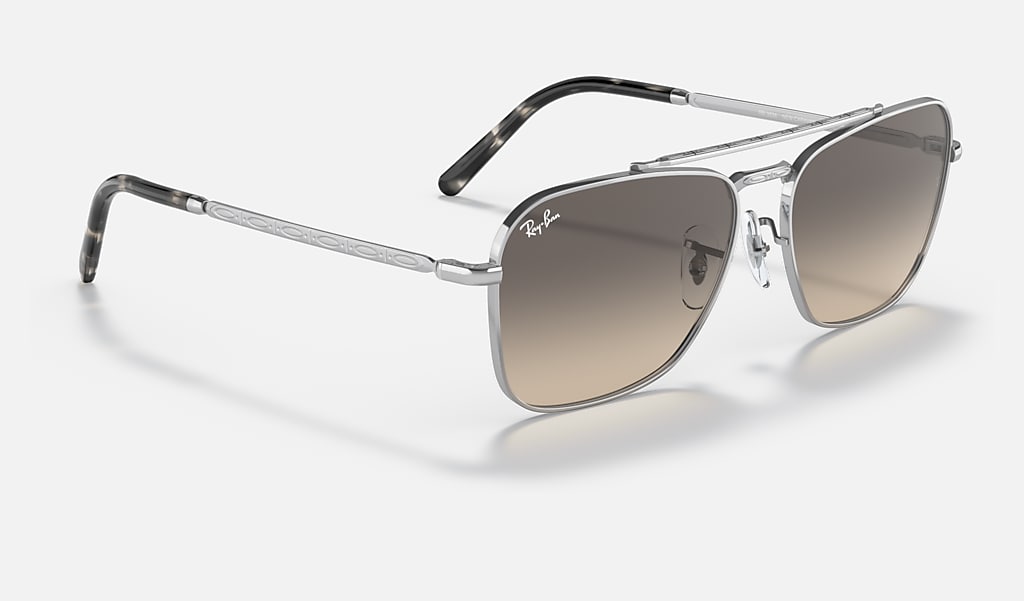 New Caravan Sunglasses in Silver and Grey | Ray-Ban®