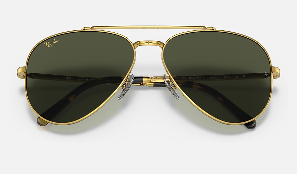 New Aviator Sunglasses in Gold and Green | Ray-Ban®