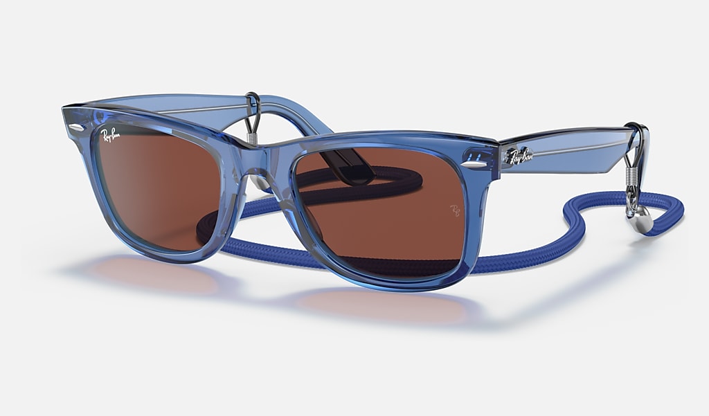 arrepentirse reservorio giro Gafas de Sol Original Wayfarer Colorblock en Azul Transparente y Rojo | Ray- Ban®