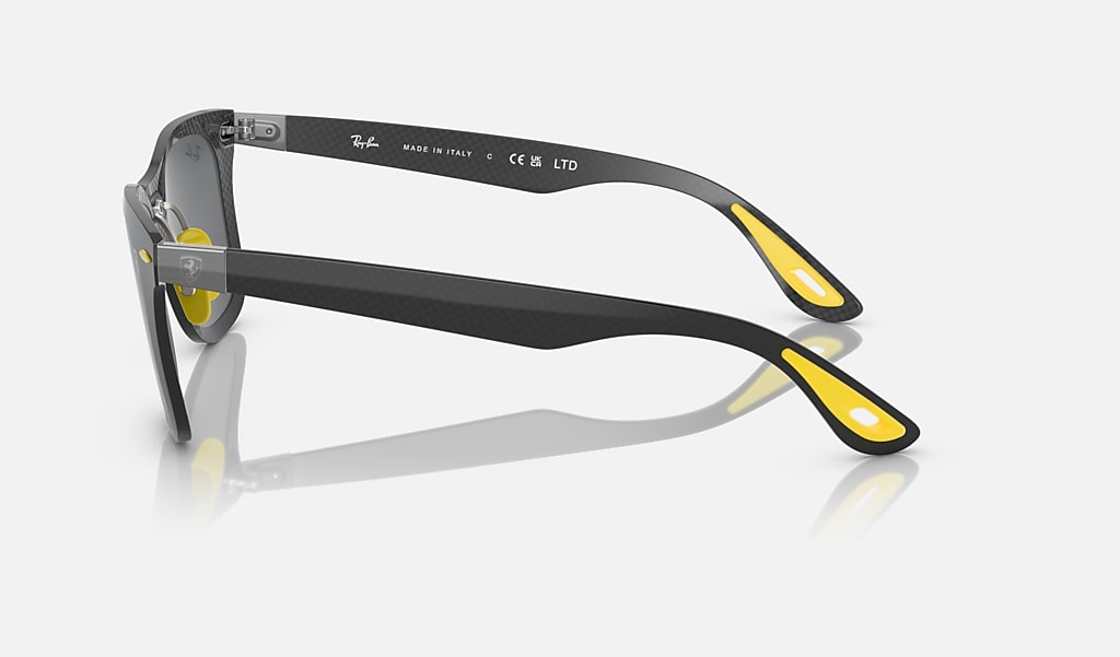 Gom Houden Oorzaak Wayfarer Carbon Fiber | Ferrari 75th Anniversary Edition Sunglasses in  Black and Dark Grey | Ray-Ban®