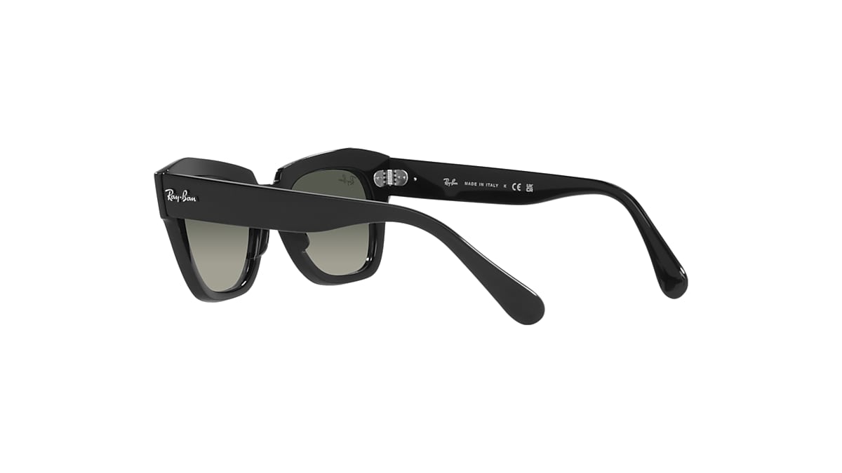 STATE STREET Sunglasses in Black and Grey - RB2186 | Ray-Ban® EU