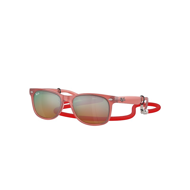 Óculos de Sol Ray-Ban estilo wayfarer.