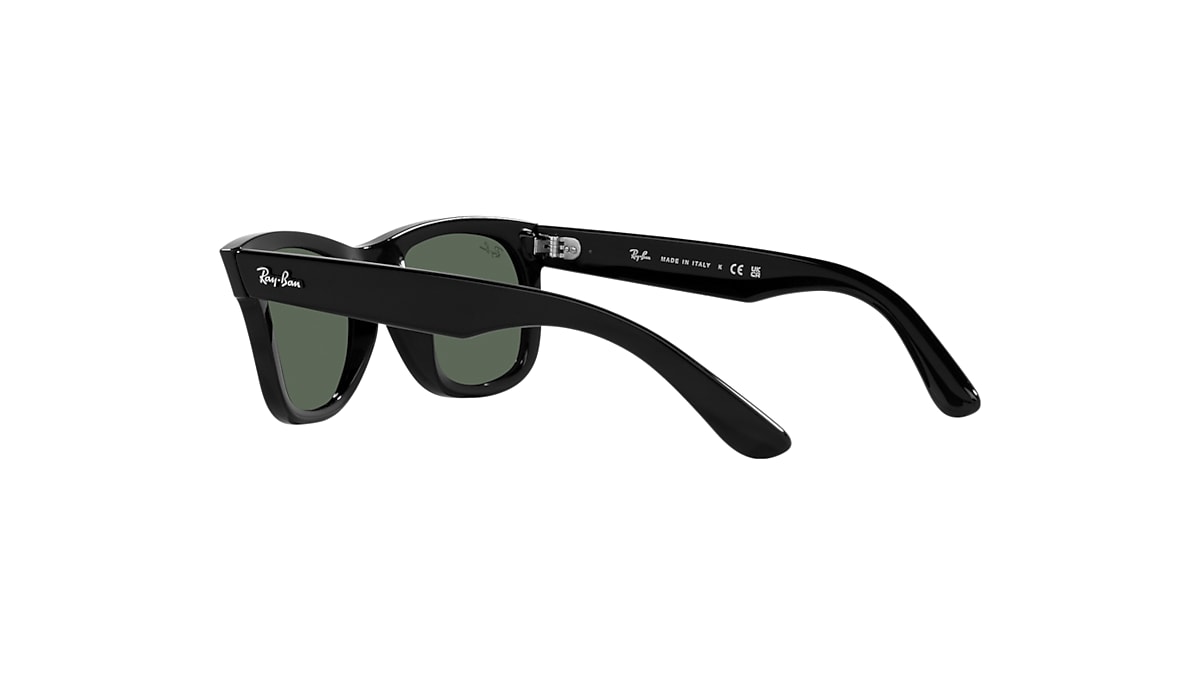 WAYFARER REVERSE Sunglasses in Black and Green - Ray-Ban